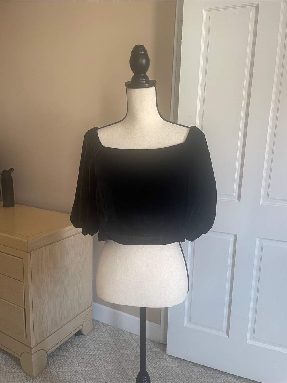 Ann Taylor Black Velvet Puff-Sleeve Crop Top